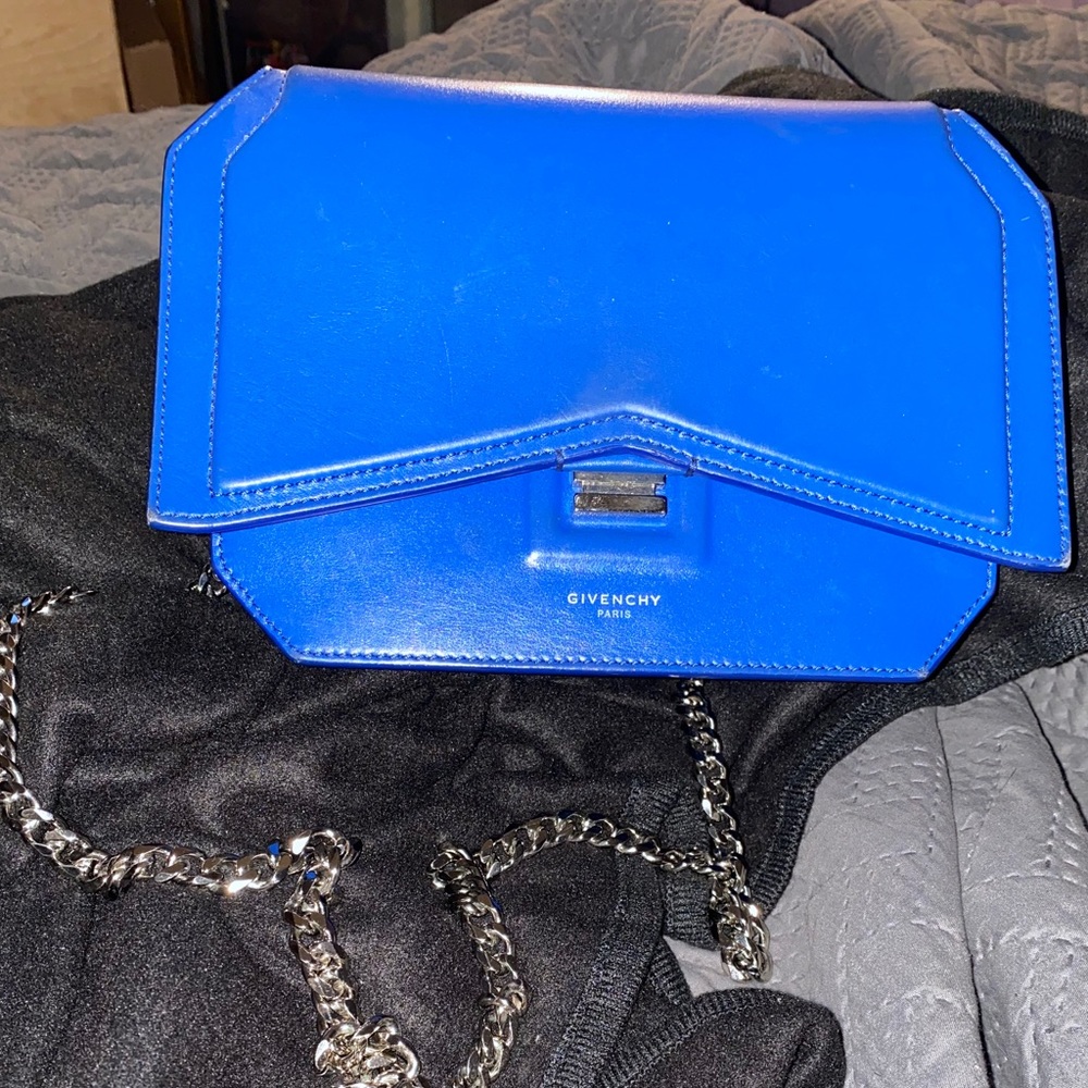 GIVENCHY BOW CUT BAG 100% AUTHENTIC